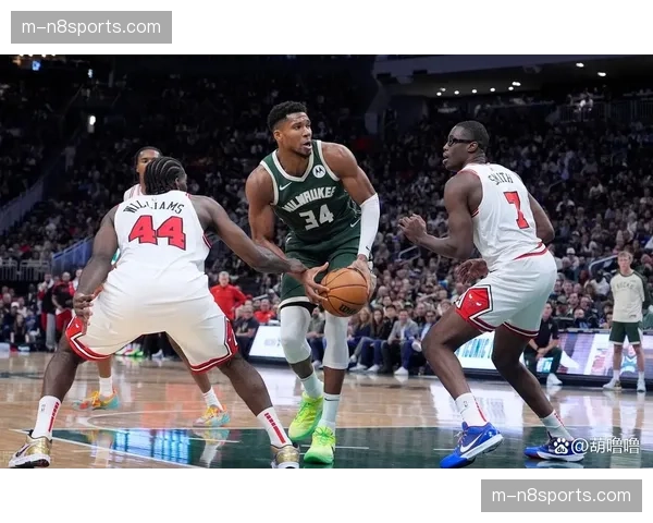 吉迪三双终结公牛11连败 末节攻势逆转雄鹿防线